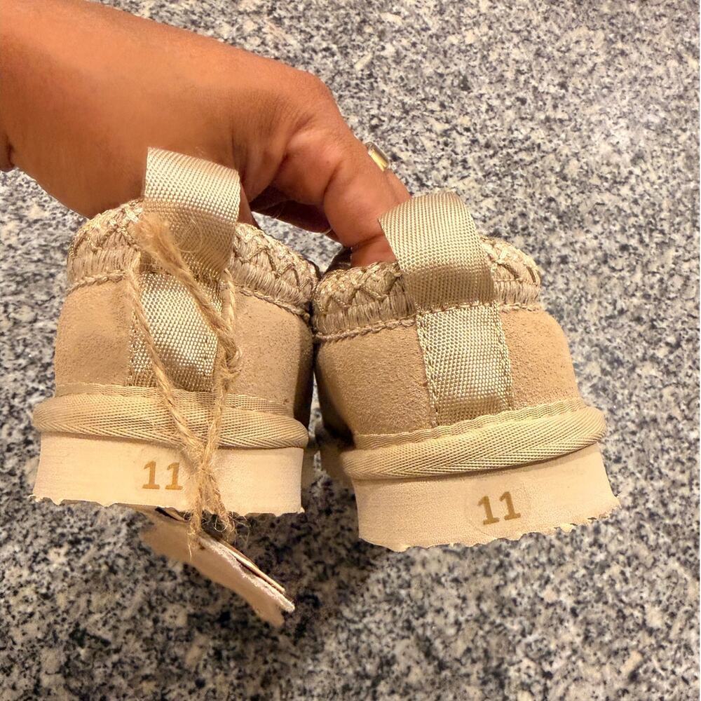 Cozy Kids Project Cloud Beige Suede Fur-Lined Slippers - Size 11 - Picture 3 of 5